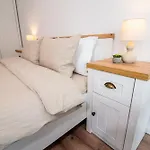Alex's Sunny Place Апартамент *