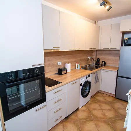 Апартамент Alex's Sunny Place