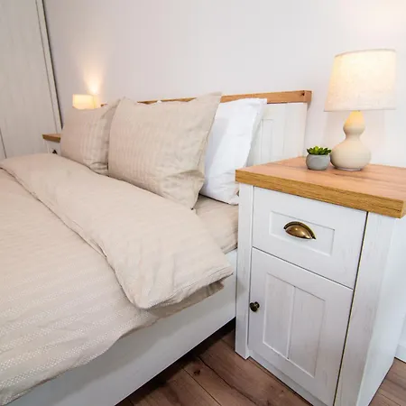 Alex's Sunny Place Апартамент *